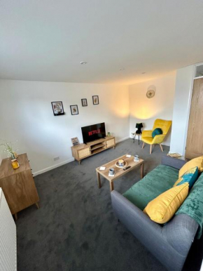 Charming 2 bedroom flat in Basingstoke centre